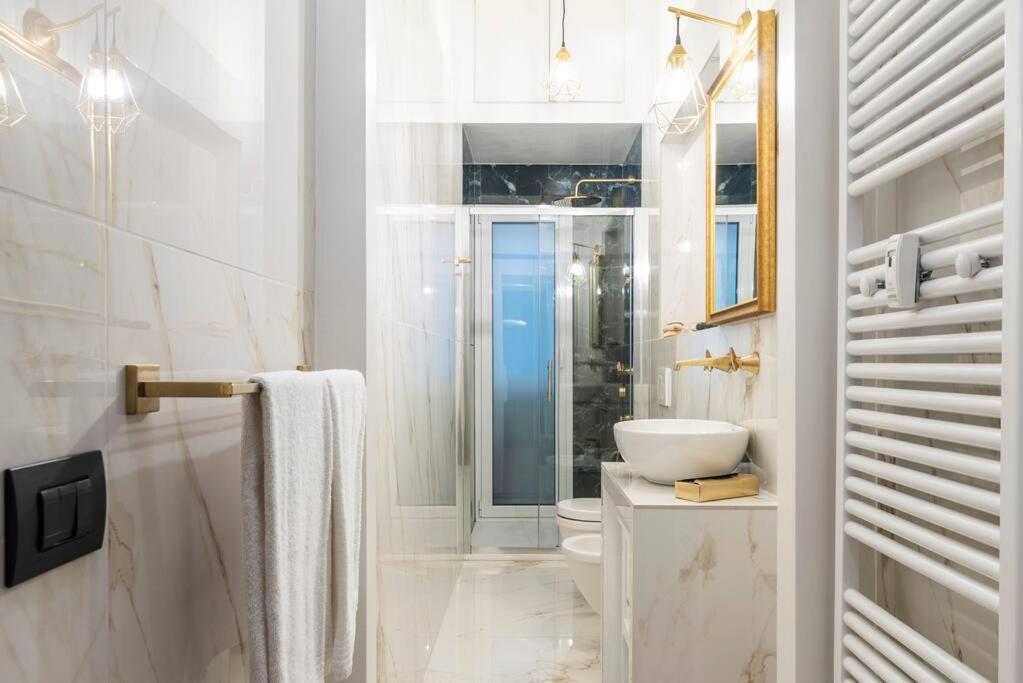 Velasca Flexyrent Apt. Aircon - Wifi - Brand New Милан Экстерьер фото